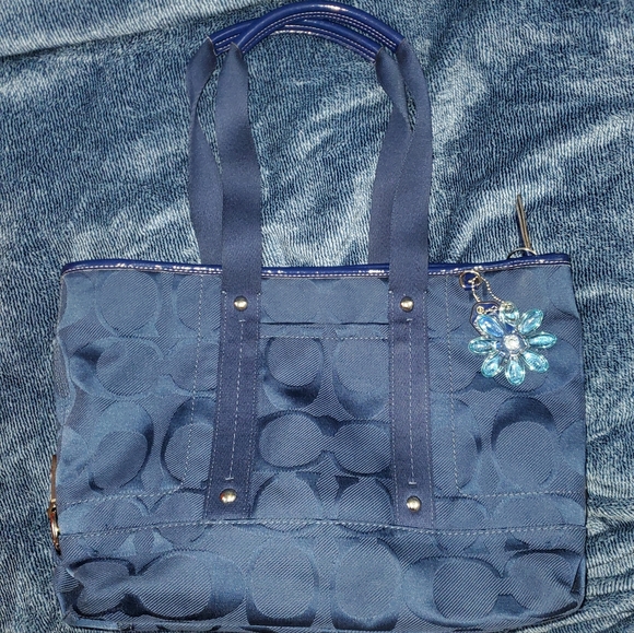 Coach Kyra Daisy Signature Purse Navy Blue, “C” pattern bag - Picture 2 of 16